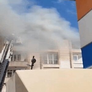 esenyurtta 4 katli binada cikan yangin sonduruldu 6gIIrgUC