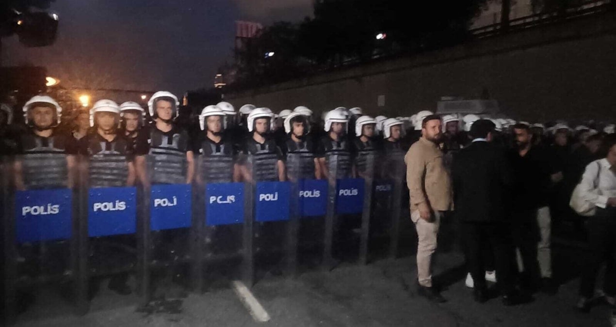 chp istanbul il baskanligi onunde yasanan olaylarla ilgili sorusturma baslatildi OnTp9kMV