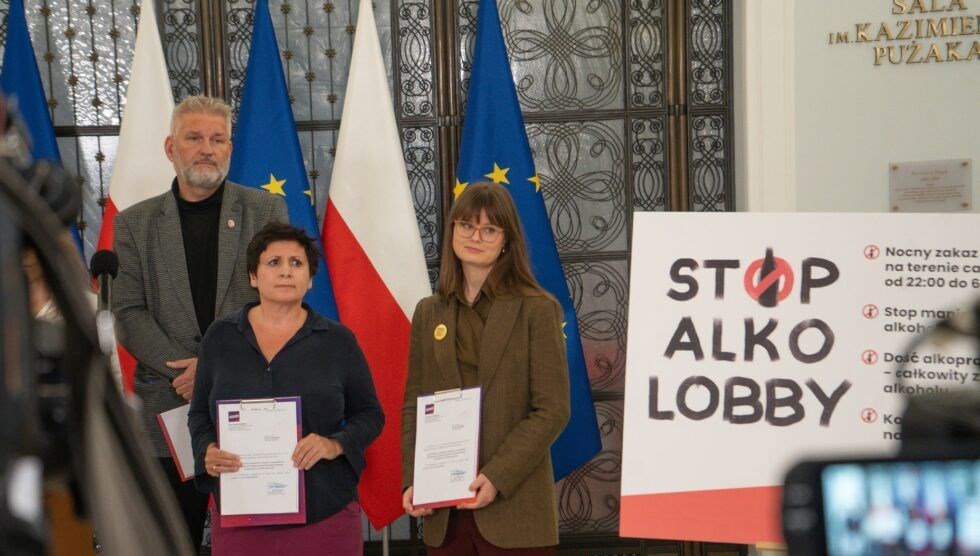 polonyada sol partiden ulke capindaalkol yasagi onerisi cevreyi kirletiyorlar dO8kPR4e