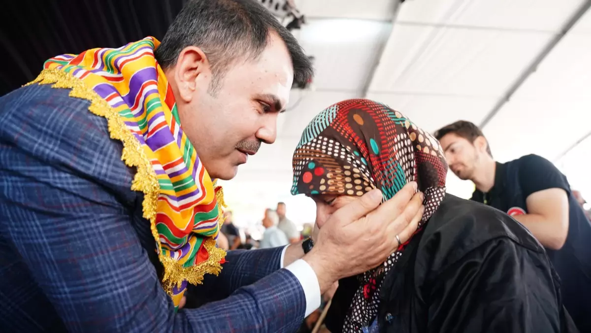 sindirgida depremzede kadinlara yeni ev temeli LF2Lt8wk