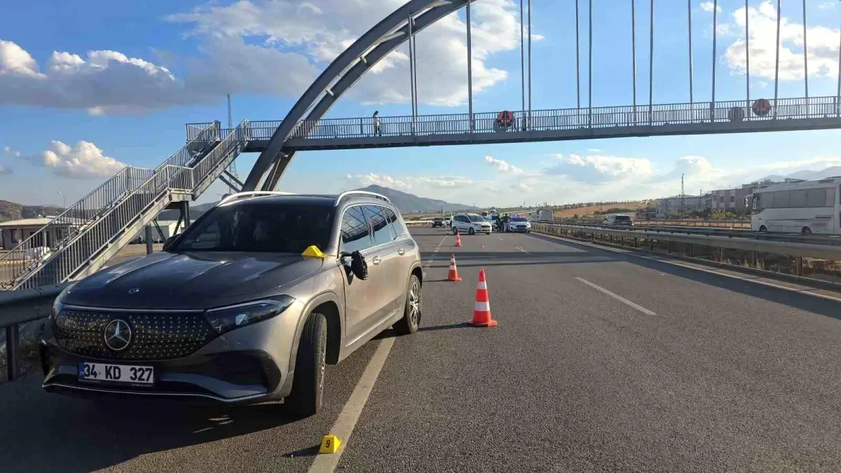 gaziantepte yolun karsisina gecerken otomobilin carptigi cocuk hayatini kaybetti pJ8uwq34.jpg