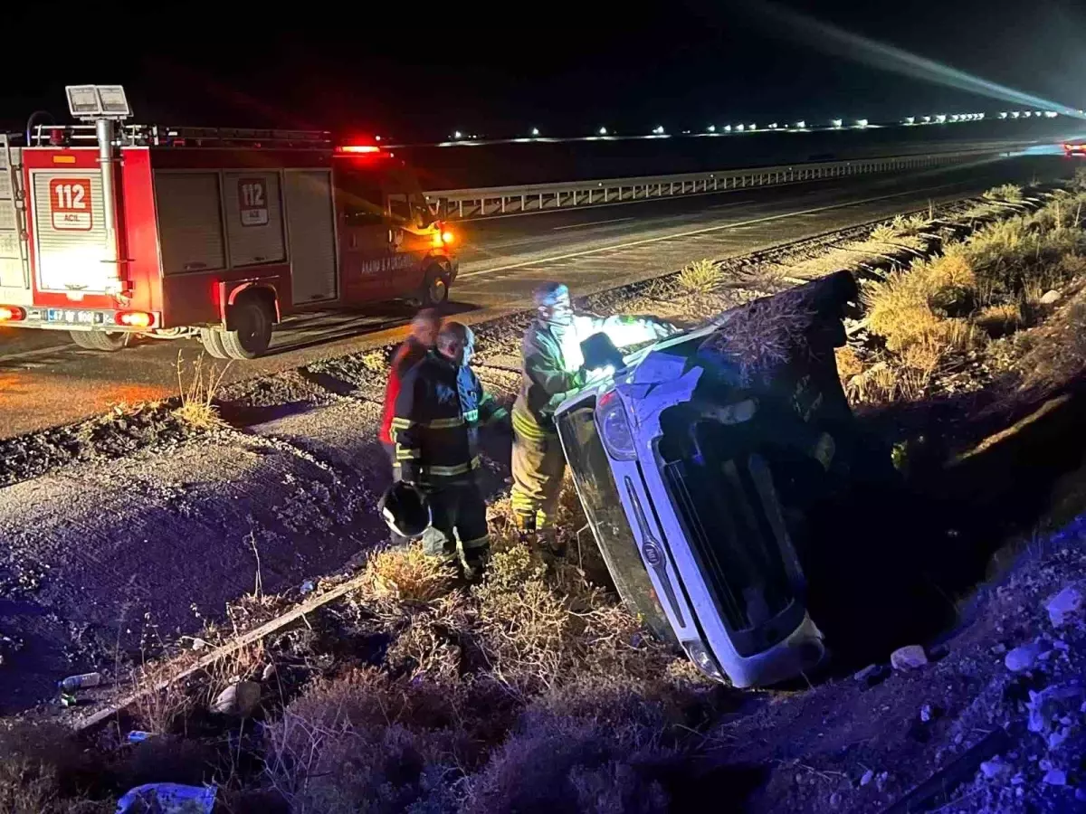 mardinde hafif ticari arac devrildi surucu yaralandi I3aWFJEO.jpg