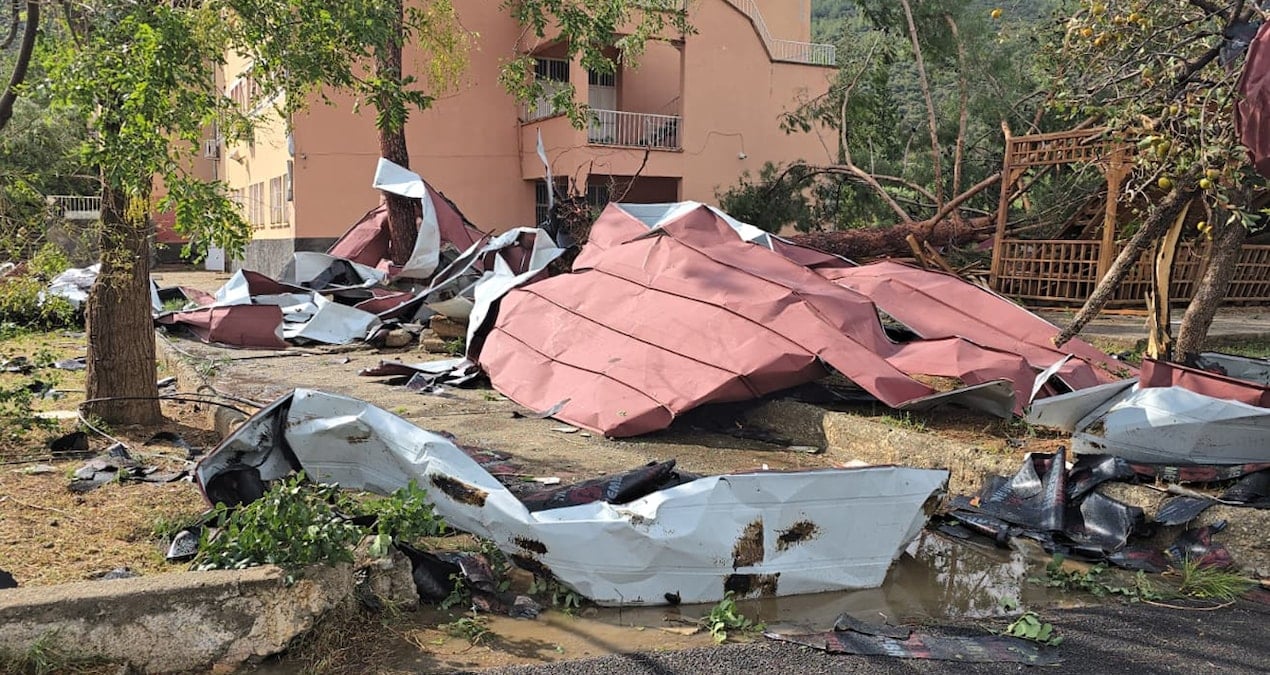 ogrenciler dersteyken iki okulun catisi uctu panik yasandi O7dNwMA9