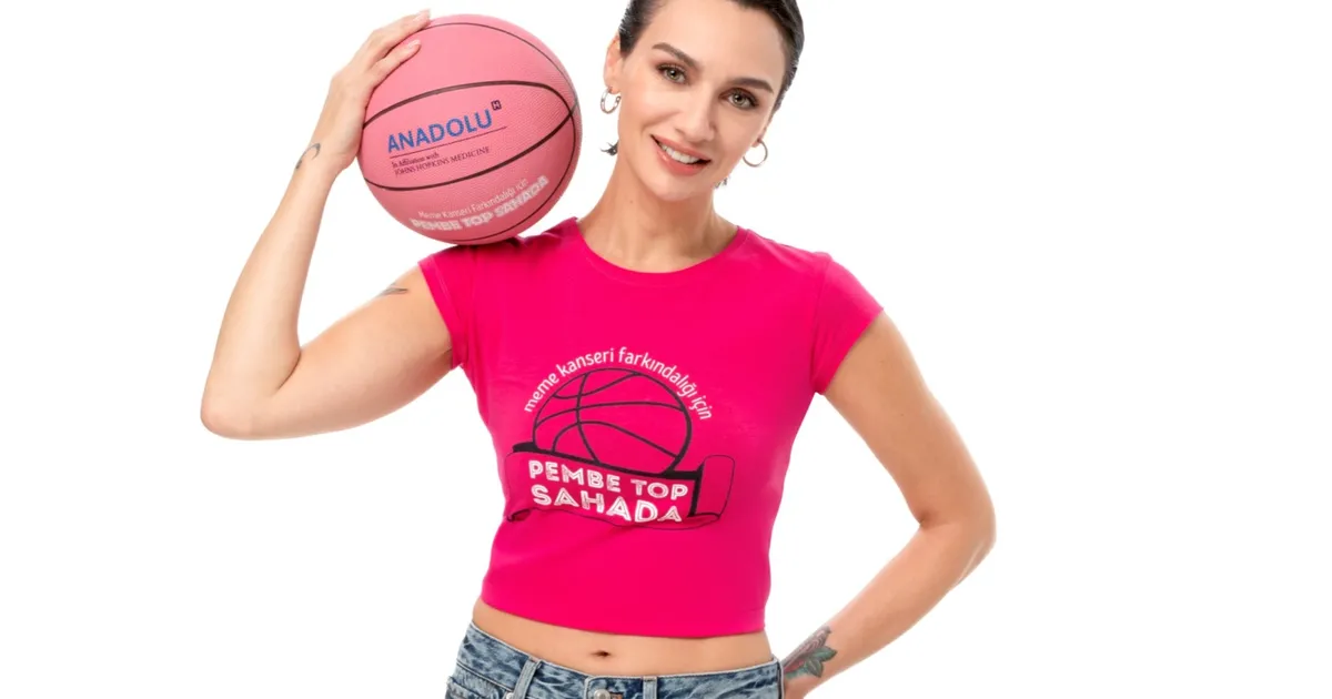 pembe top 12 kez sahada JqBj9DQ7.webp