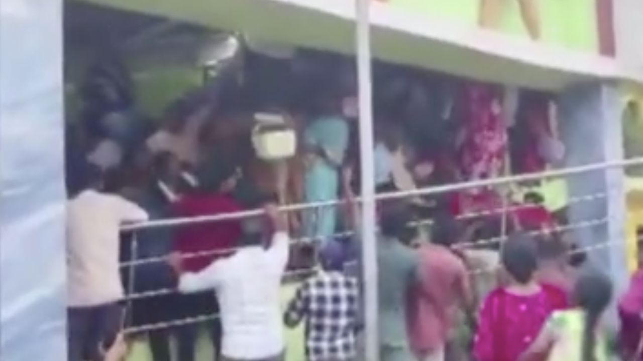 tapinakta izdiham cok sayida olu var cmfeDMaF.png