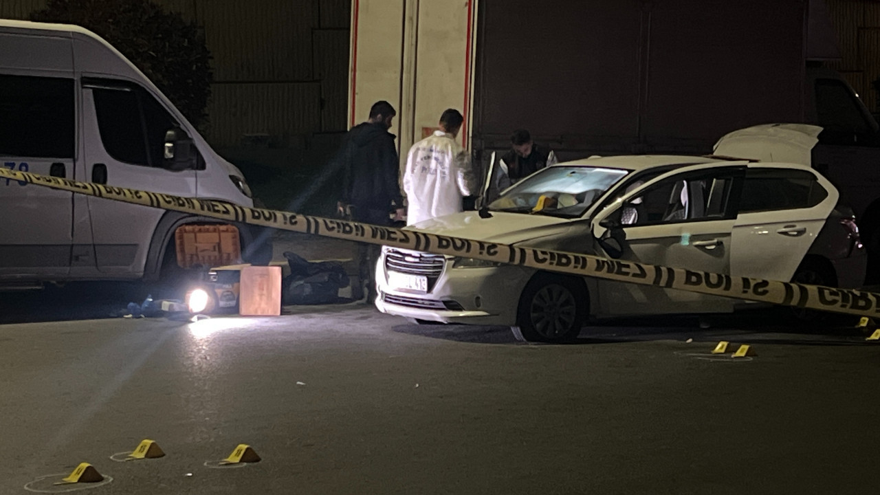 Küçükçekmece’de Kaçış Pes Pese Kaza: 1 Polis Yaralandı