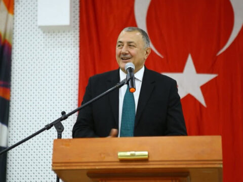 Ardesen belediye baskani enver atagun chpden istifa ederek yeni partiye katildi LdQdehL9
