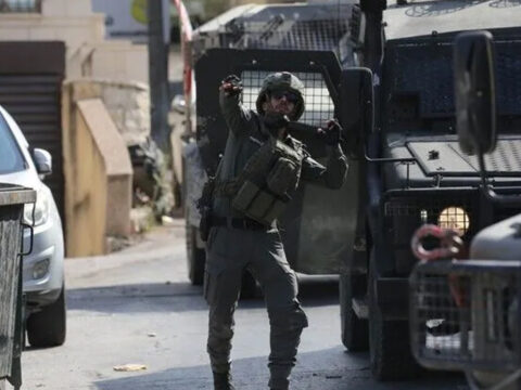 Israil askerlerinin yaraladigi filistinli genc hayatini kaybetti B72gdFLn